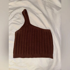 brown tank top